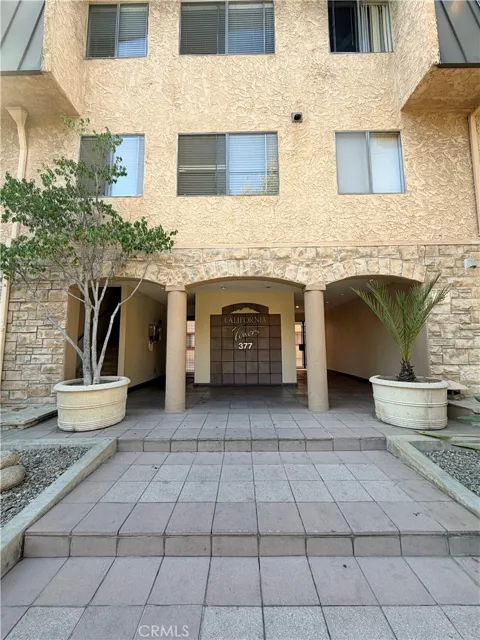 377 W California #27