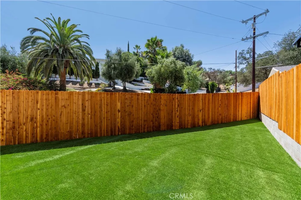 8734 Apperson Street Sunland, CA 91040