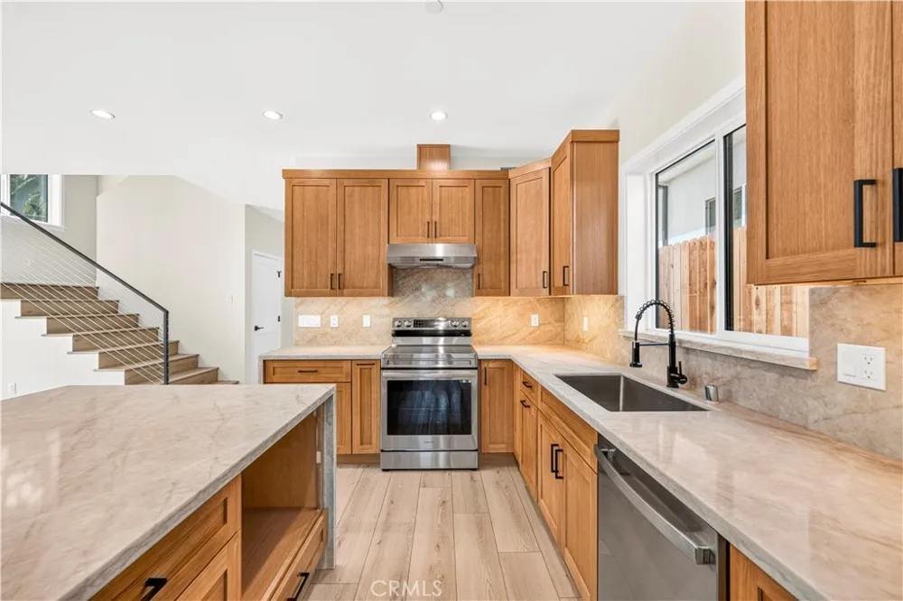 8734 Apperson Street Sunland, CA 91040