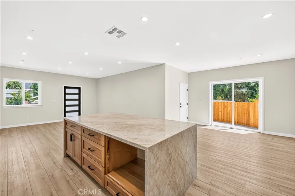8734 Apperson Street Sunland, CA 91040