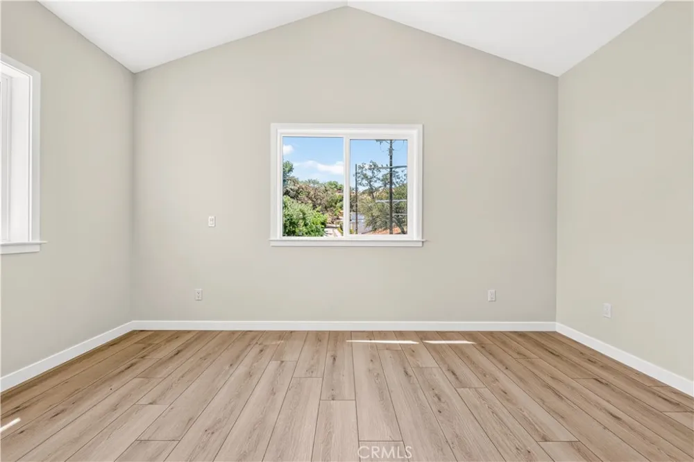 8734 Apperson Street Sunland, CA 91040