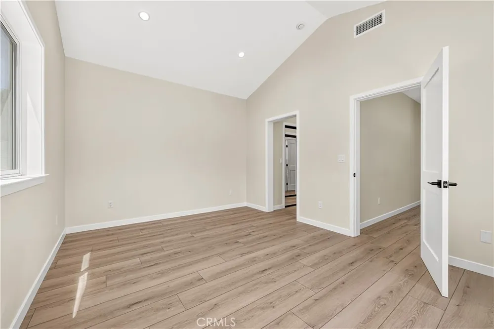 8734 Apperson Street Sunland, CA 91040