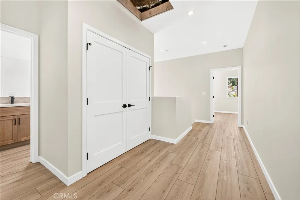 8734 Apperson Street Sunland, CA 91040
