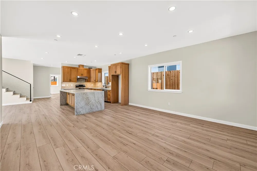 8734 Apperson Street Sunland, CA 91040