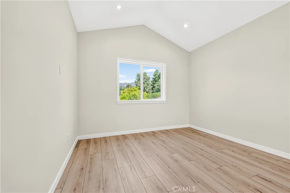 8734 Apperson Street Sunland, CA 91040