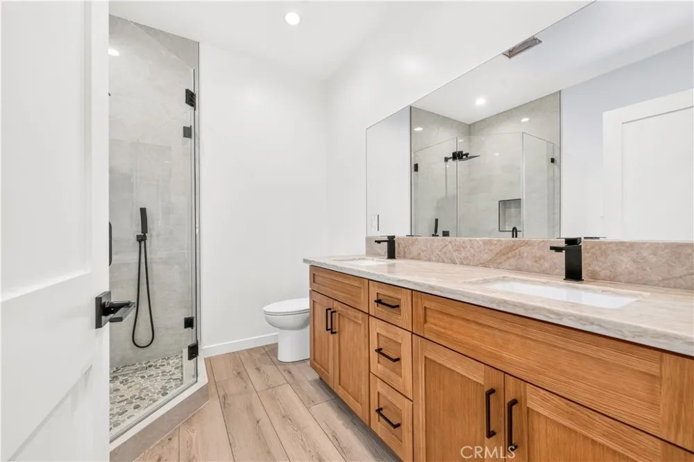 8734 Apperson Street Sunland, CA 91040