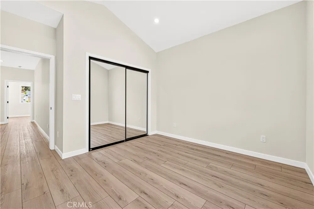 8734 Apperson Street Sunland, CA 91040