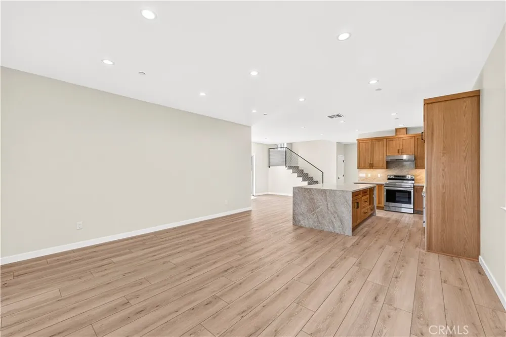 8734 Apperson Street Sunland, CA 91040