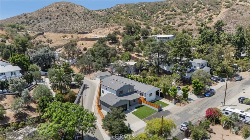 8734 Apperson Street Sunland, CA 91040