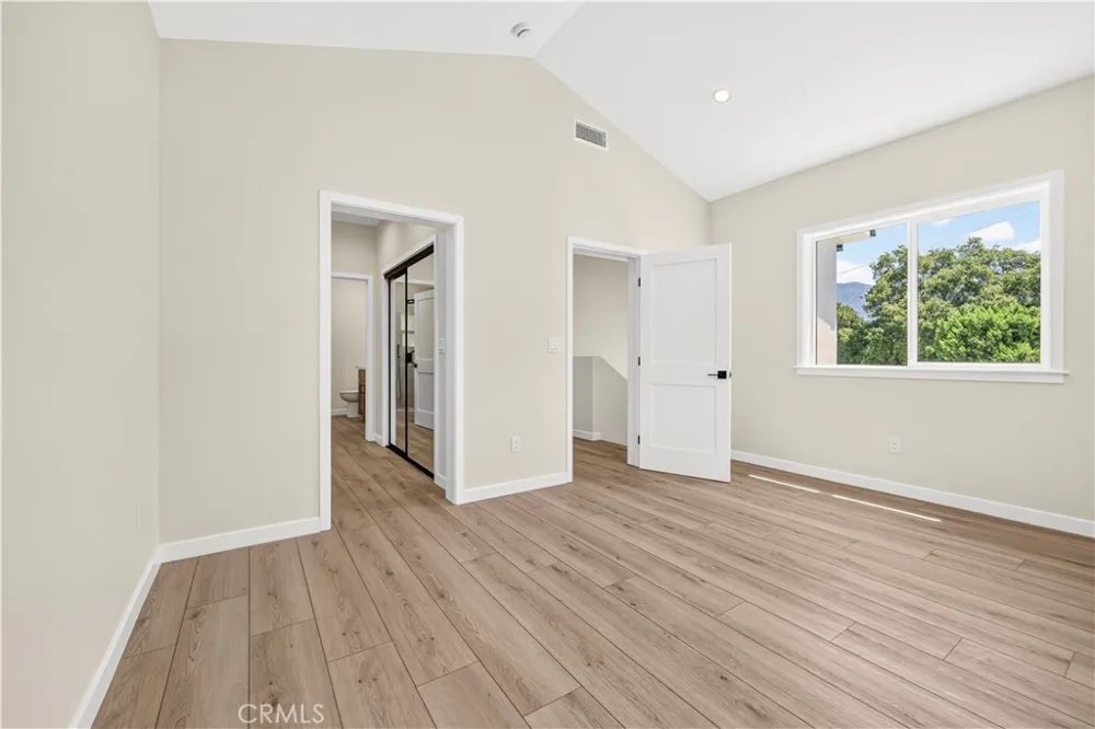 8734 Apperson Street Sunland, CA 91040