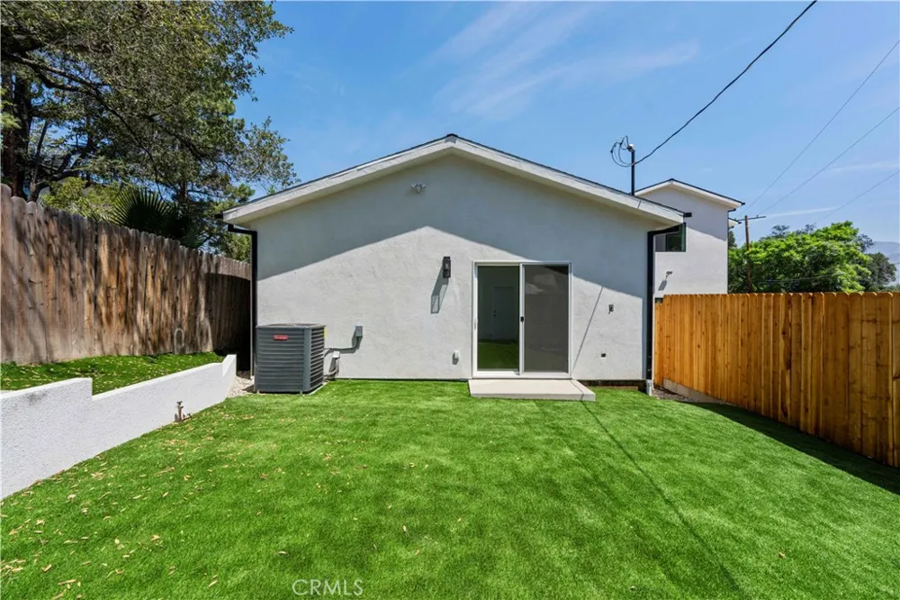 8738 Apperson Street Sunland, CA 91040