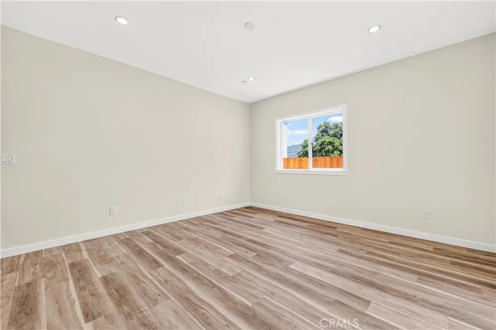 8738 Apperson Street Sunland, CA 91040