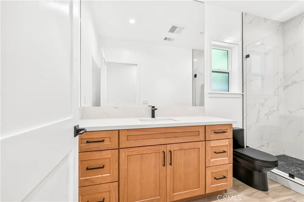 8738 Apperson Street Sunland, CA 91040