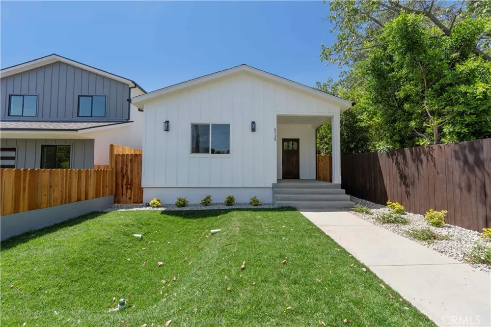 8738 Apperson Street Sunland, CA 91040