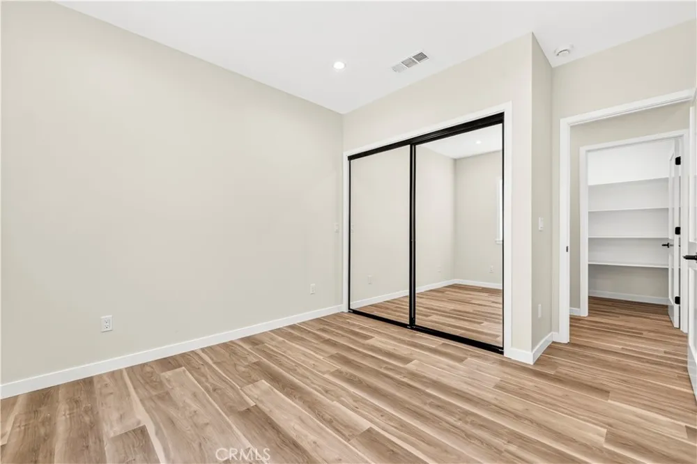 8738 Apperson Street Sunland, CA 91040