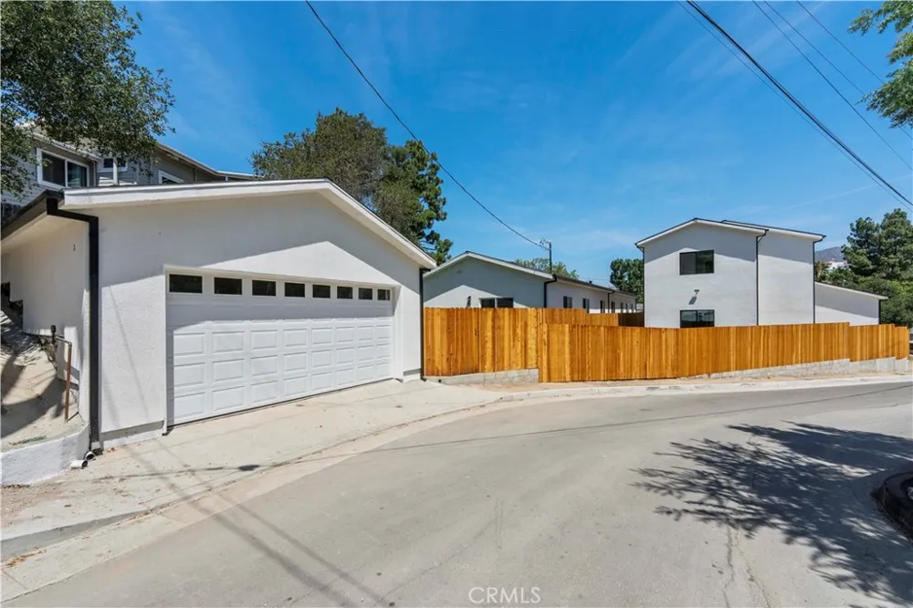 8738 Apperson Street Sunland, CA 91040