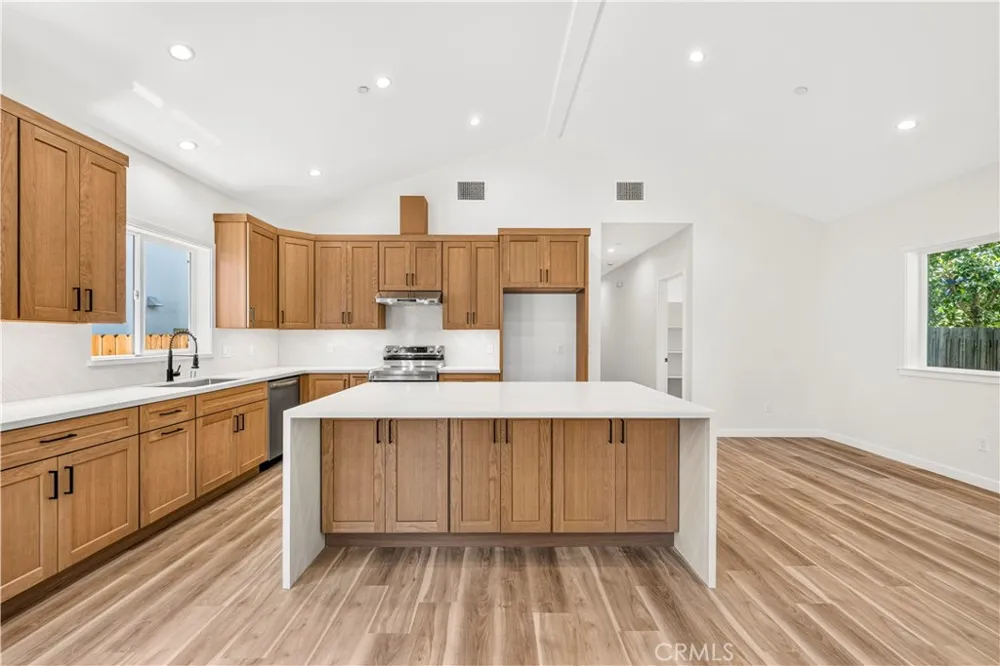 8738 Apperson Street Sunland, CA 91040