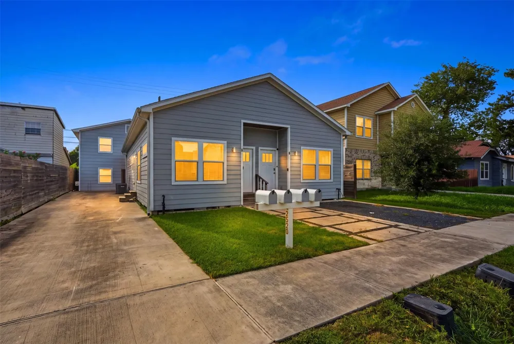 2620 Delafield Street #B Houston, TX 77023