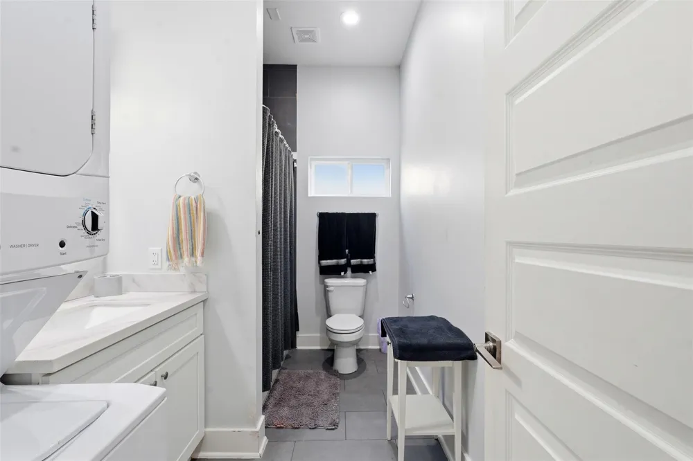 2620 Delafield Street #B Houston, TX 77023