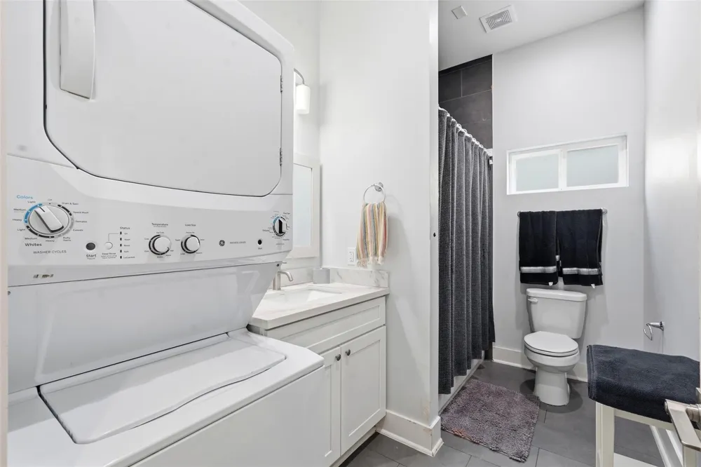 2620 Delafield Street #B Houston, TX 77023