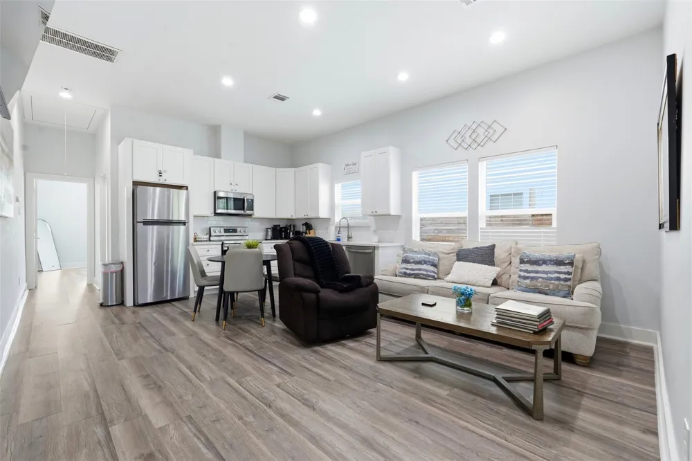 2620 Delafield Street #B Houston, TX 77023