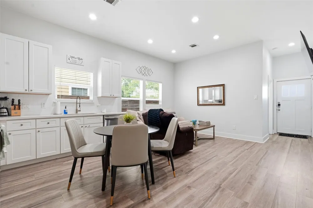 2620 Delafield Street #B Houston, TX 77023