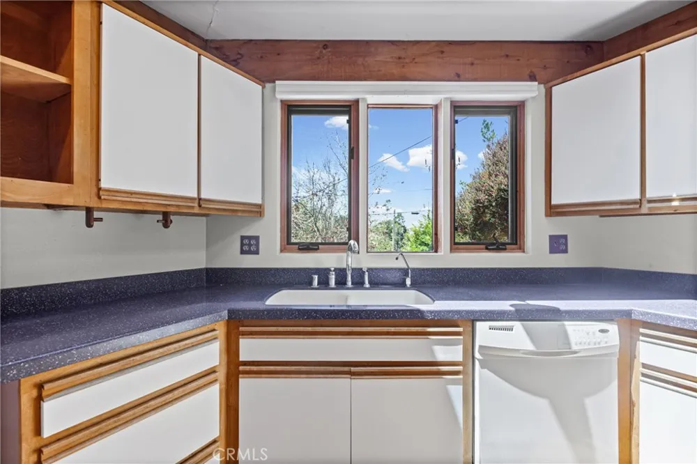 1608 Bradford Rd. Cambria, CA 93428
