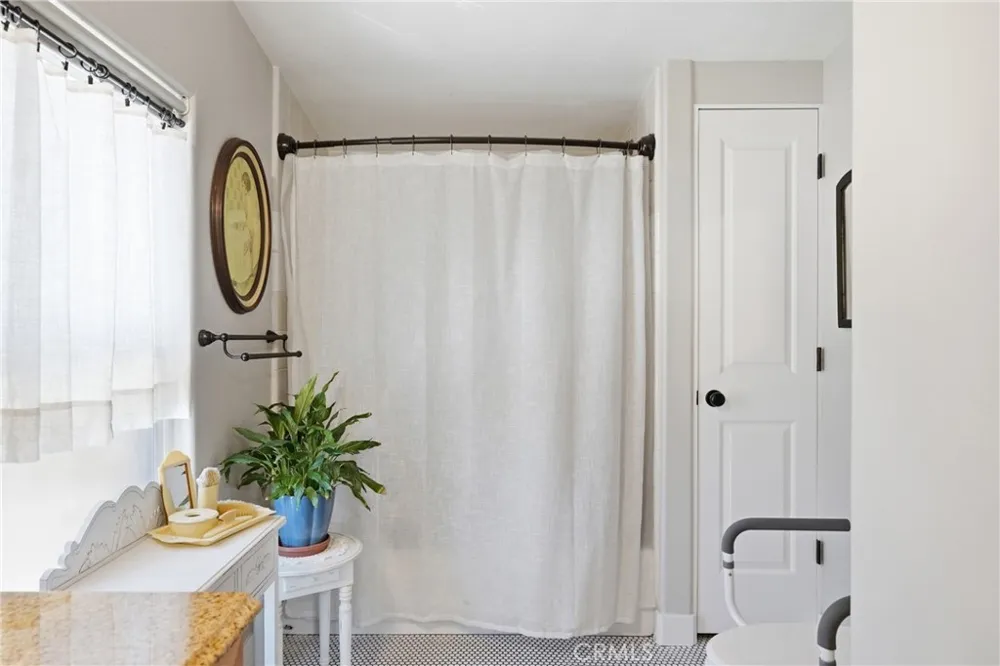 265 Broken Arrow Nipomo, CA 93444