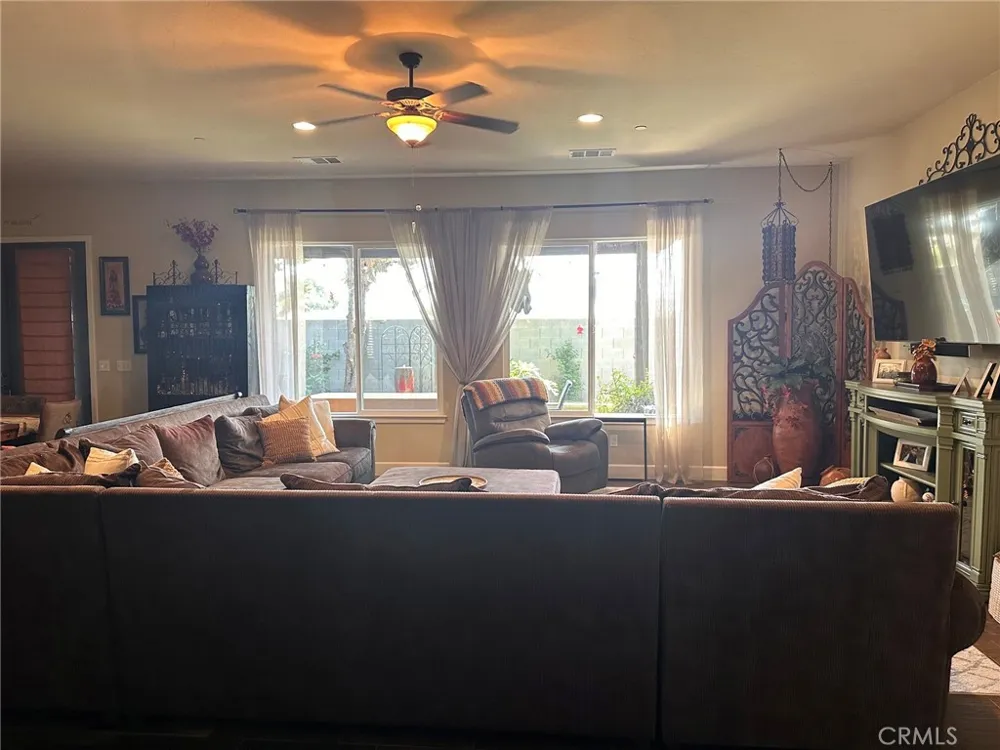 1490 Laredo Court Tulare, CA 93274