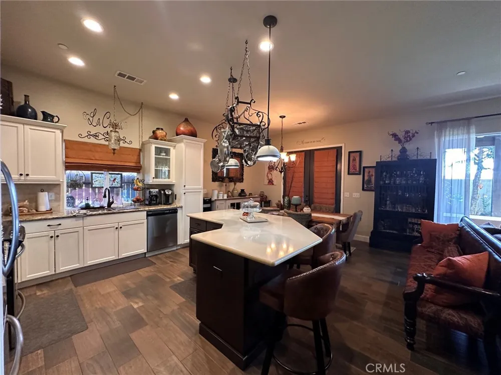 1490 Laredo Court Tulare, CA 93274