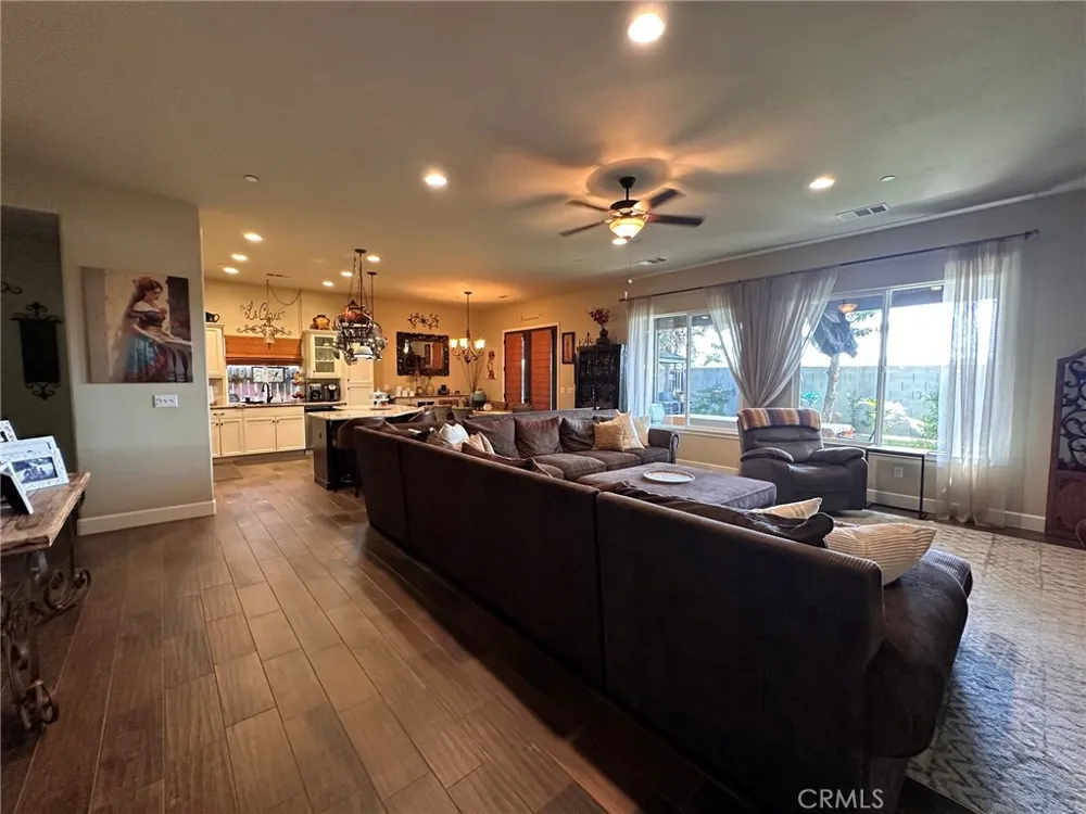 1490 Laredo Court Tulare, CA 93274