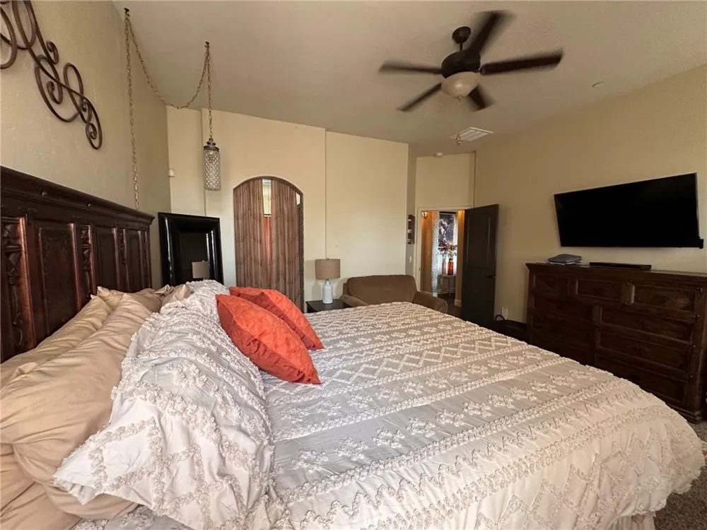 1490 Laredo Court Tulare, CA 93274