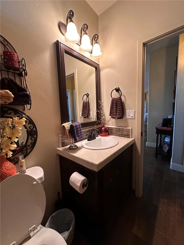 1490 Laredo Court Tulare, CA 93274