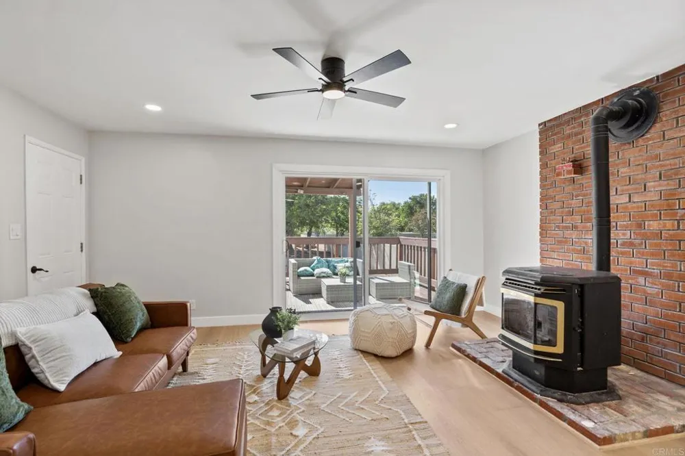 611 9Th Street Ramona, CA 92065