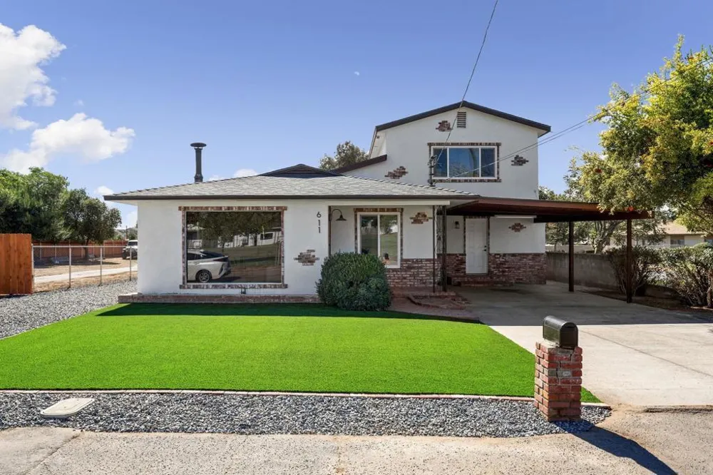 611 9Th Street Ramona, CA 92065