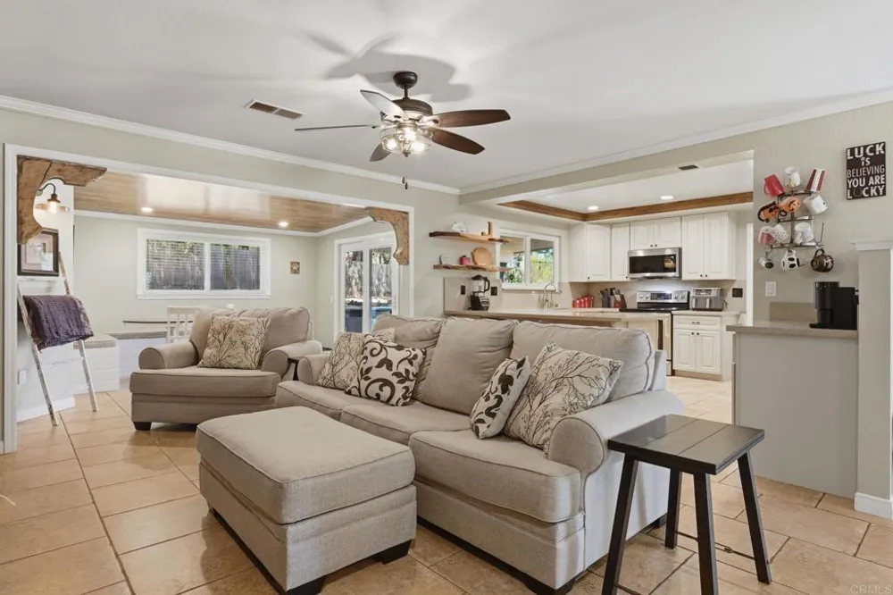 2438 Duraznitos Rd Ramona, CA 92065