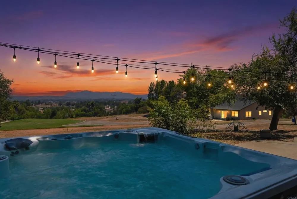 2438 Duraznitos Rd Ramona, CA 92065
