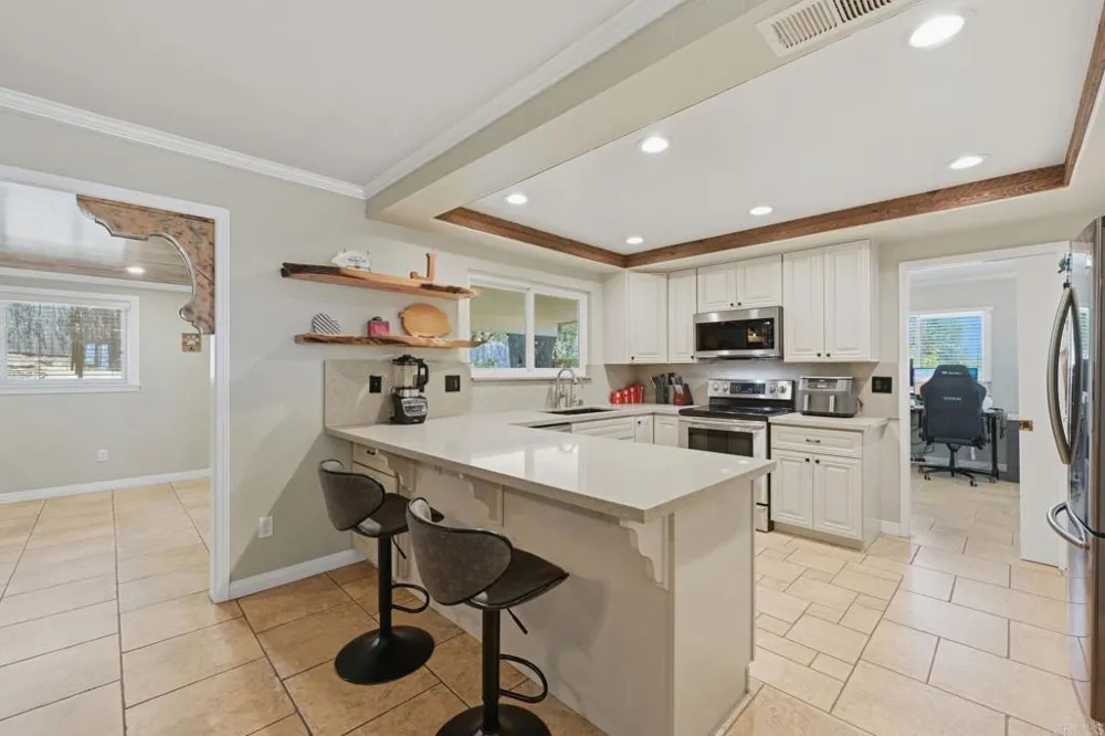 2438 Duraznitos Rd Ramona, CA 92065