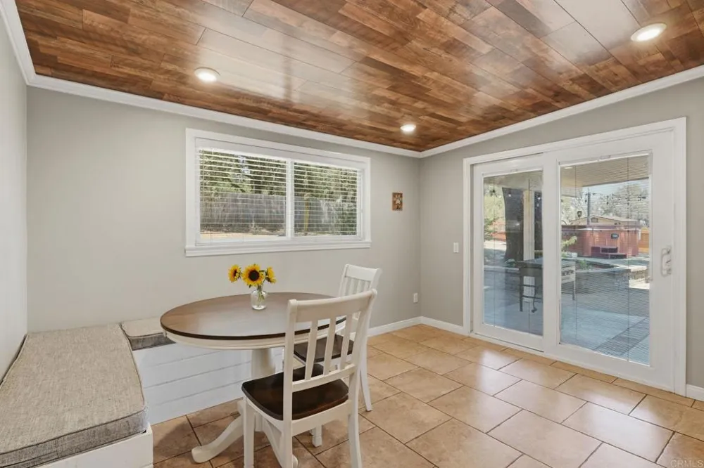 2438 Duraznitos Rd Ramona, CA 92065