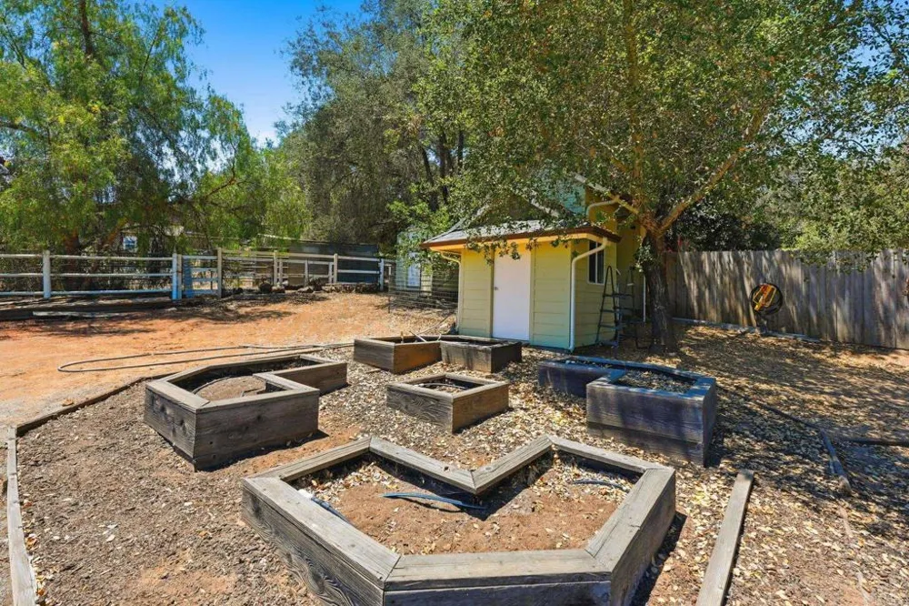2438 Duraznitos Rd Ramona, CA 92065