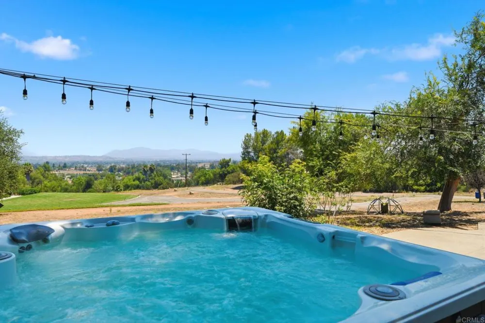 2438 Duraznitos Rd Ramona, CA 92065