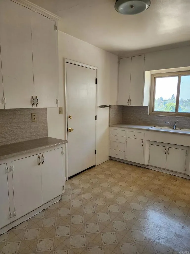 5415 Mary Lane Drive San Diego, CA 92115