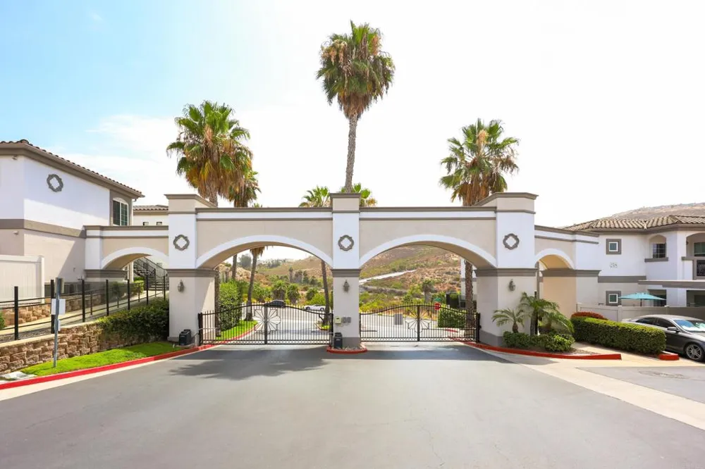 2724 Lake Pointe Drive #239 Spring Valley, CA 91977