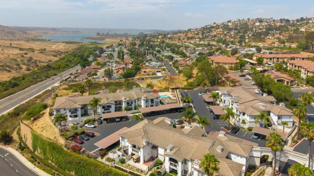 2724 Lake Pointe Drive #239 Spring Valley, CA 91977