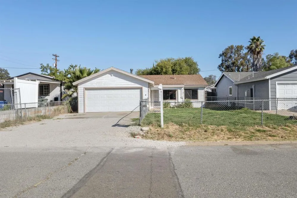 945 E STREET Ramona, CA 92065