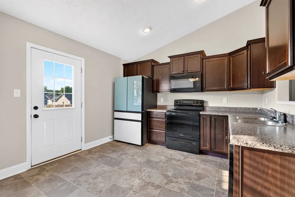 521 Labrador Dr Bowling Green, KY 42101