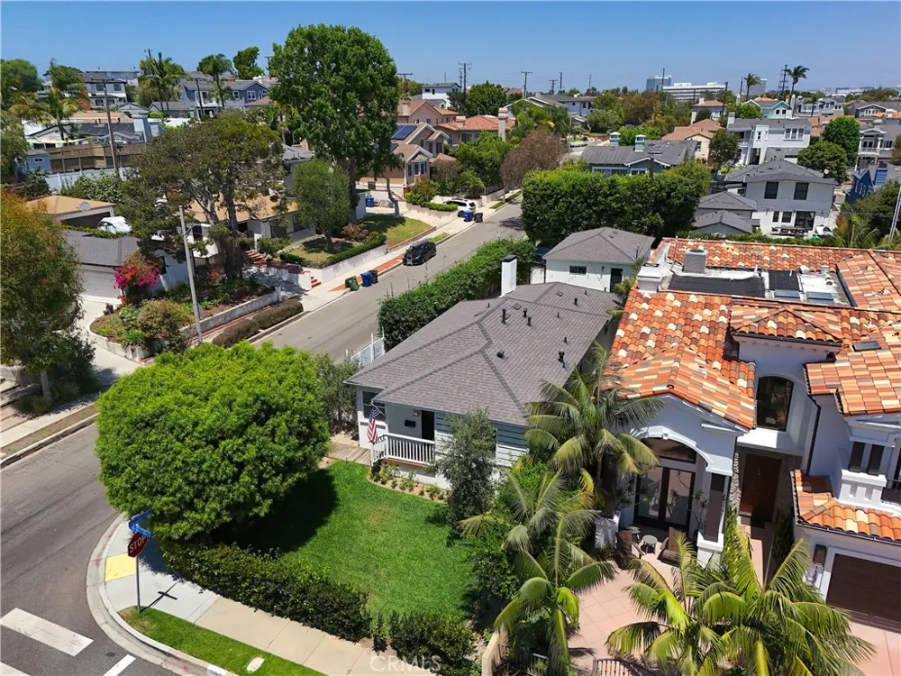 1301 19th Manhattan Beach, CA 90266