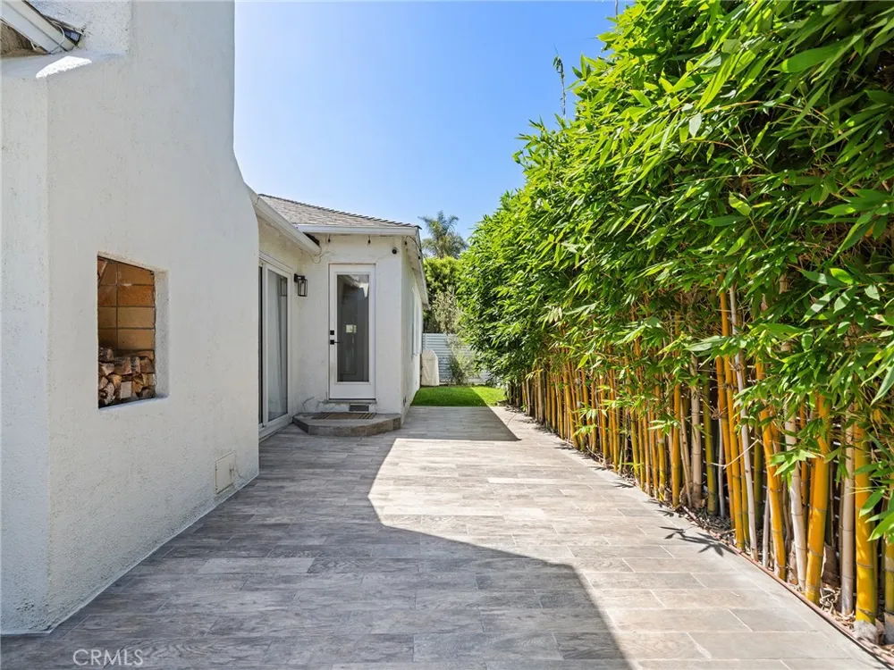 1301 19th Manhattan Beach, CA 90266