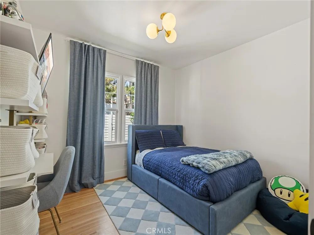 1301 19th Manhattan Beach, CA 90266