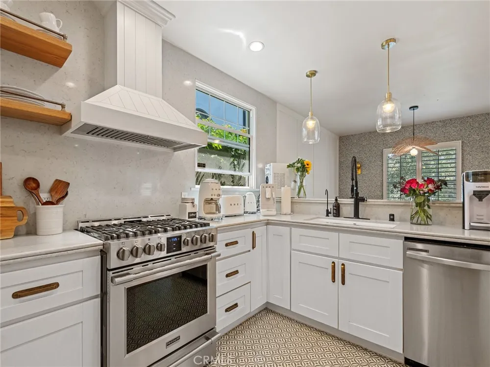 1301 19th Manhattan Beach, CA 90266